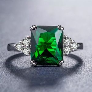 Elegant Green Gemstone Silver Ring